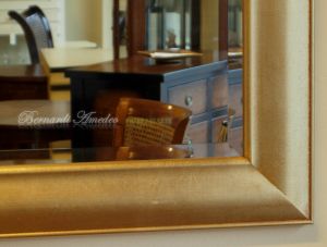 Specchiera in legno stile classico con finitura foglia oro